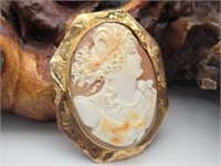 10K Gold Carved Shell Cameo / Brooch Pendant