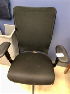 Mobile office chair with adjustable arm rest