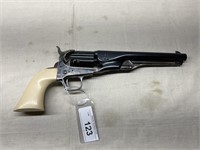 A Ubertia mountian man b/p pistol