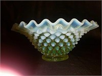Vintage opalescent Vaseline hobnail Bowl