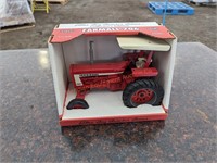 Farmall 706 Toy Tractor Special Edition