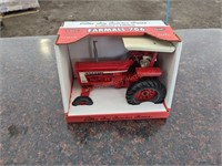 Farmall 706 Toy Tractor Collectors Edition