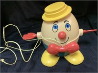 5 “ VINTAGE FISHER-PRICE HUMPTY-DUMPTY PULL TOY -