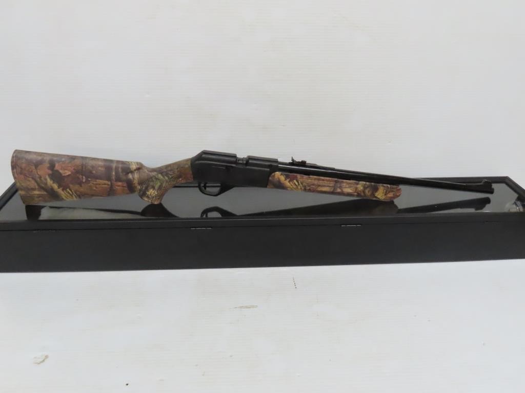 Daisy Powerline 35 Pellet Rifle & Showcase