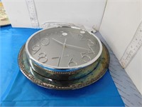 BATTERY WALL CLOCK AND SERVING TRAY