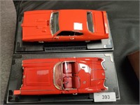 2 New Diecast cars, 1:18