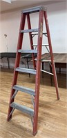 8 ft Fiberglass Step ladder
