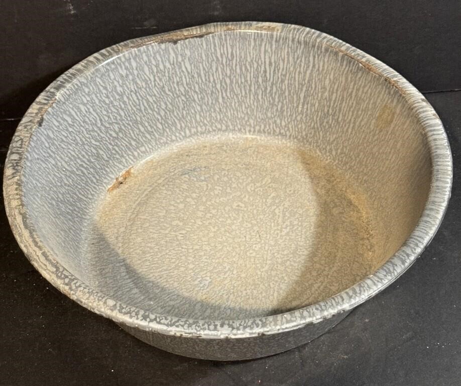 10" Enameled porcelain bowl