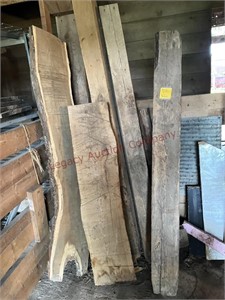 Bench wood and barn beams