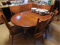 Oak Table w/6 Press Back Chairs, 2 Leaves