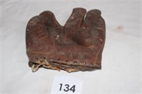 HIGGINS MODEL 1663 BASEBALL GLOVE