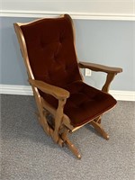 VINTAGE MAPLE GLIDING ROCKING CHAIR