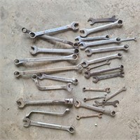 Nice group of professional wrenches.