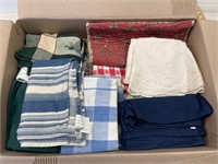 BOX OF MISC LINENS TABLECLOTHS, NAPKINS & OTHERS