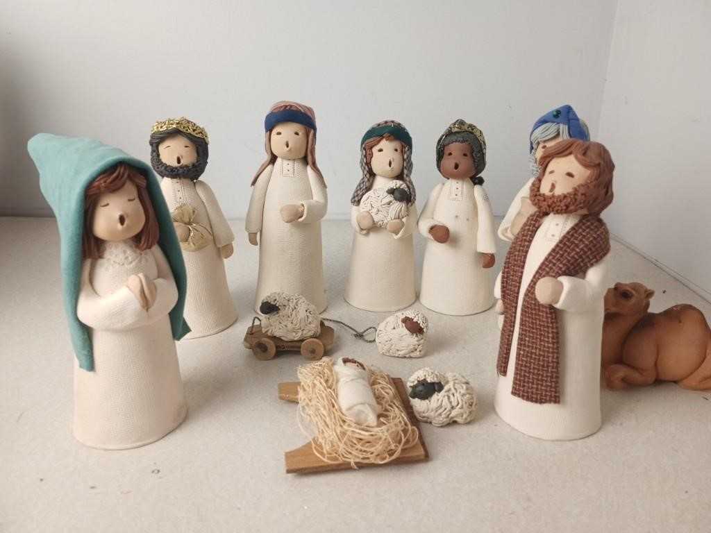 Vintage Roeda Clay Nativity Figurines - one hand