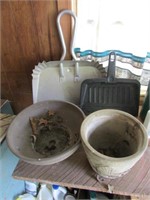 dust pans & pots