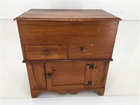 VINTAGE PINE SUGAR CHEST