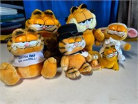 Lot of Vintage Garfield dolls