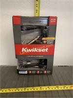 Kwikset keyed entry door lock w/key