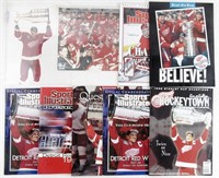 (7) MAGAZINES & (2) PHOTO DETROIT RED WINGS