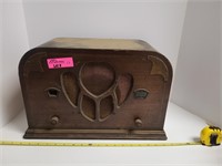 Antique Serenader Radio