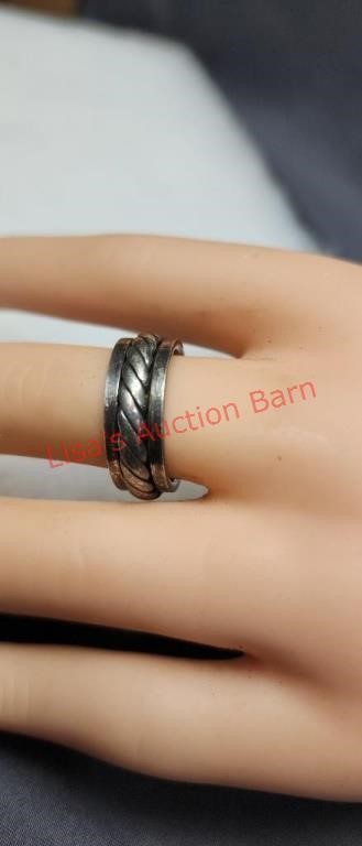 Silver spinner band size 7