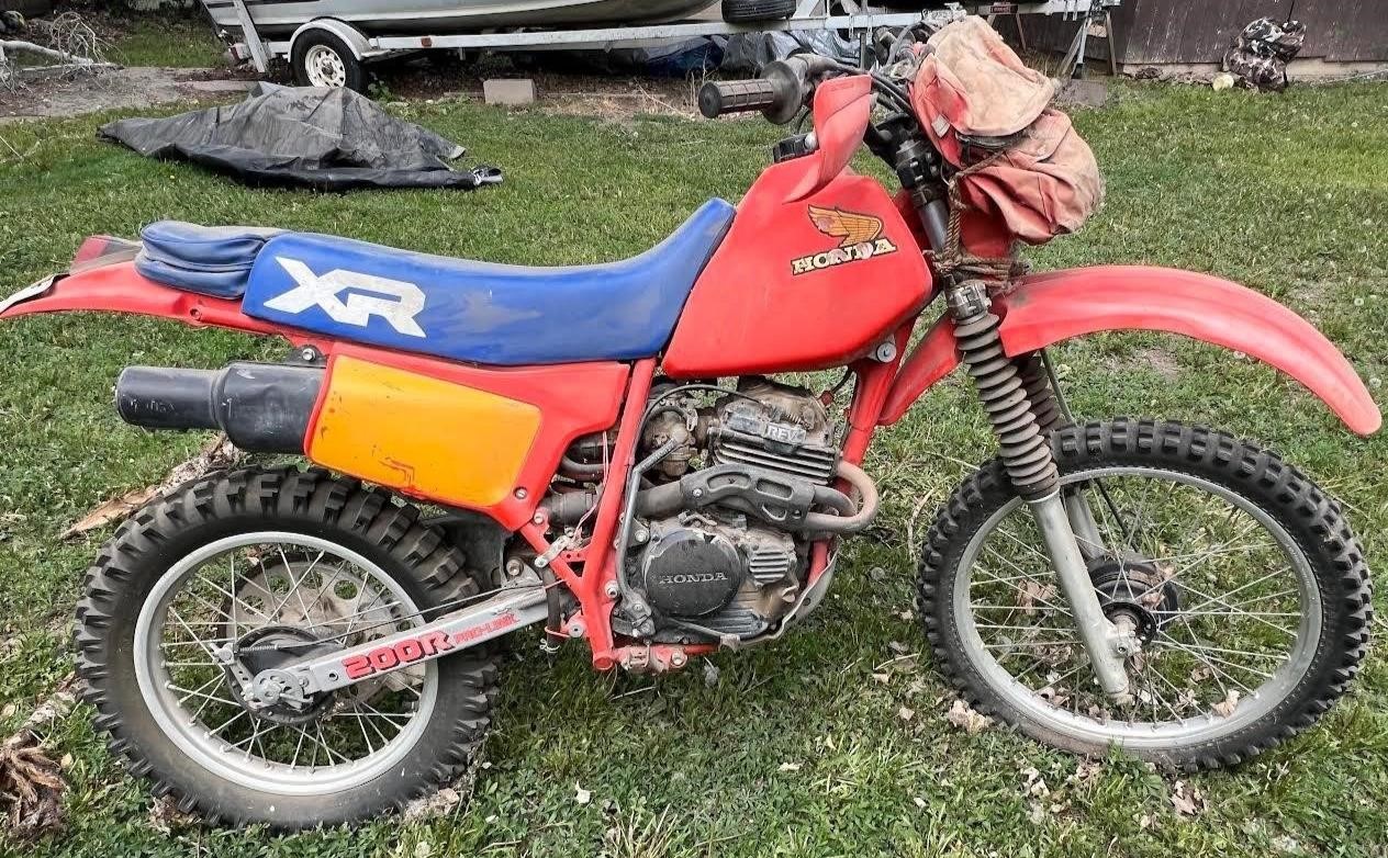 1984 Honda 200R Dirt Bike - Untested