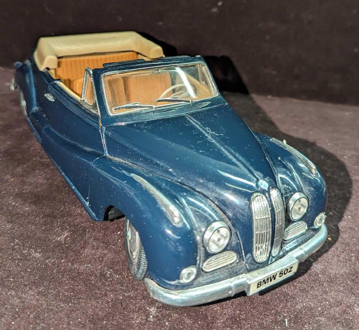 Maisto 1/18 Die Cast Model 1955 BMW 502