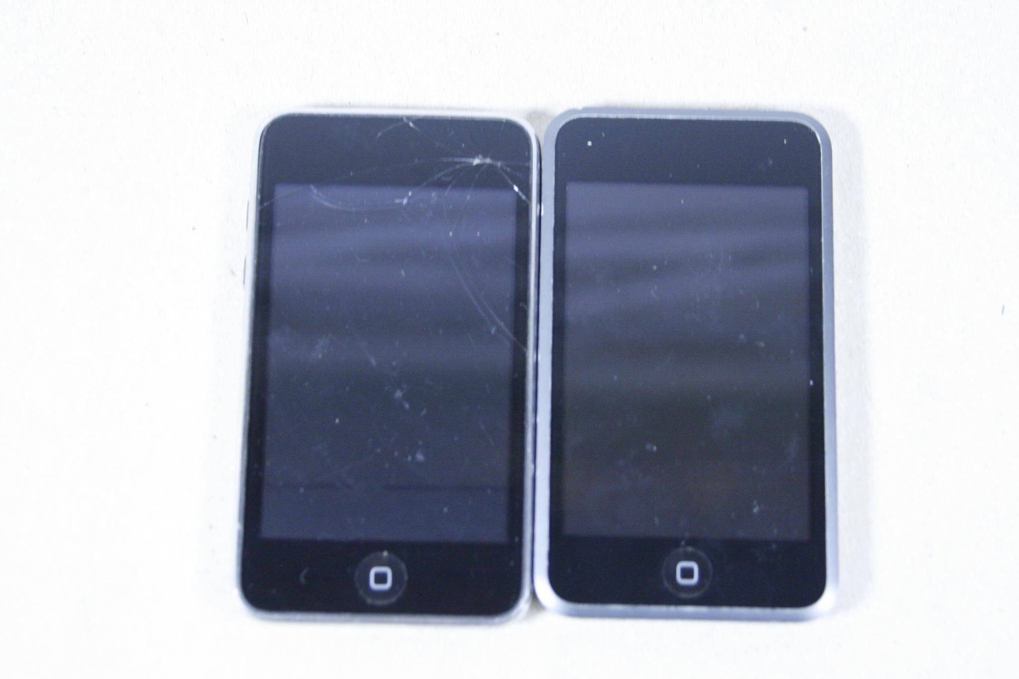 2 IPODS