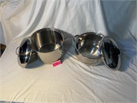 Stock pots
7 inch and 5 inch