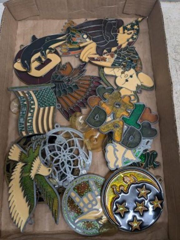 TRAY OF STAINED GLASS HANGING ART