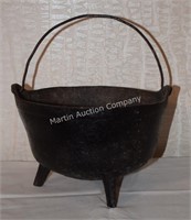(S1) Cast Iron Footed Pot w/ Handle