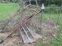 CHAINLINK 3-SIDED CAGE AND ROOF