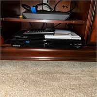 Magnavox Blue-ray disc player, W/remote & manual