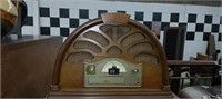 Old radio style radio cd player