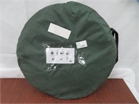 GREEN CAMPING TENT W COVER