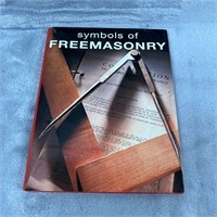 Symbols of Freemasonry by Danie