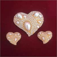 Faux Pearl and rhinestone heart Brooch/charm and