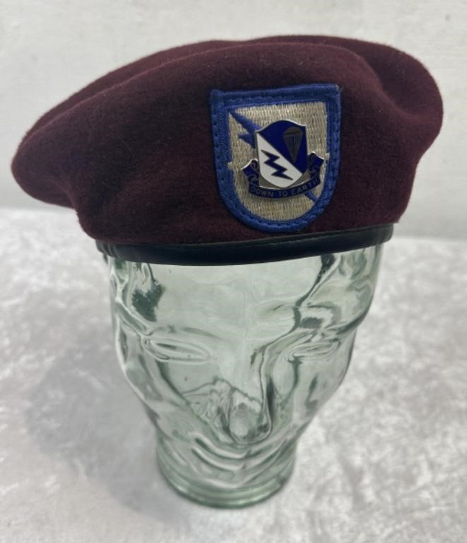 US Military Beret With Military Insignia To Front