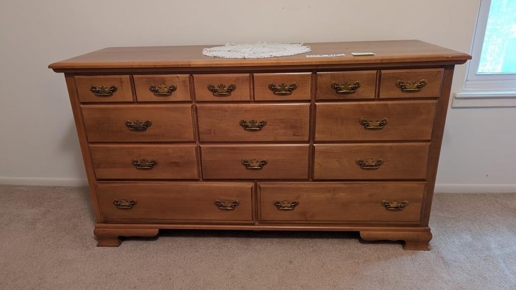 VINTAGE ETHAN ALLEN FOREST SOLID MAPLE DRESSER - R