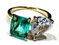 BEAUTIFUL 4CT GREEN/CLEAR QUARTZ DOUBLE STONE RING