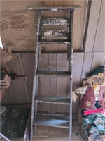 5 ft wood ladder w extra board nailed to top