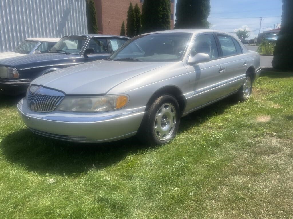 2000 Lincoln continental