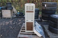 Trailer house furnace & Stainless kitchen sink