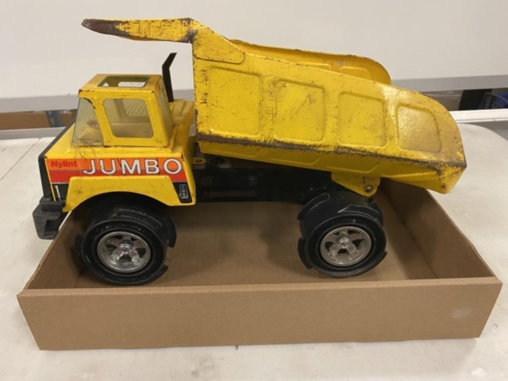 Jumbo Dump Truck