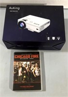 AuKing mini projector/Chicago fire season 1 DVD