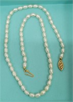 14k Gold clasp pearl necklace