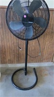 Holmes Oscillating stand fan (17")