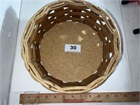 Pyrex round basket with wooden base
