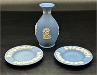 Antique Wedgewood Jasperware Vase & 2 Plates